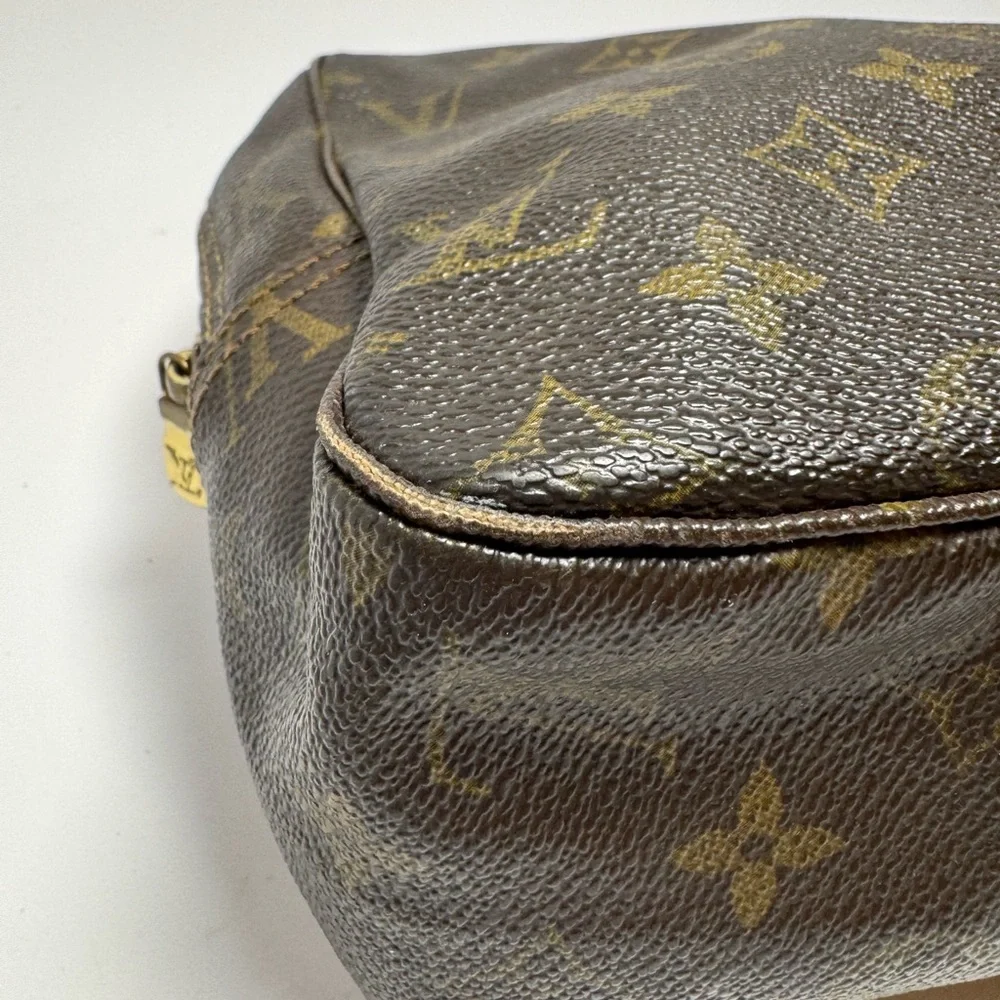 SOLF Louis Vuitton Trousse 28 Monogram Toiletry Pouch